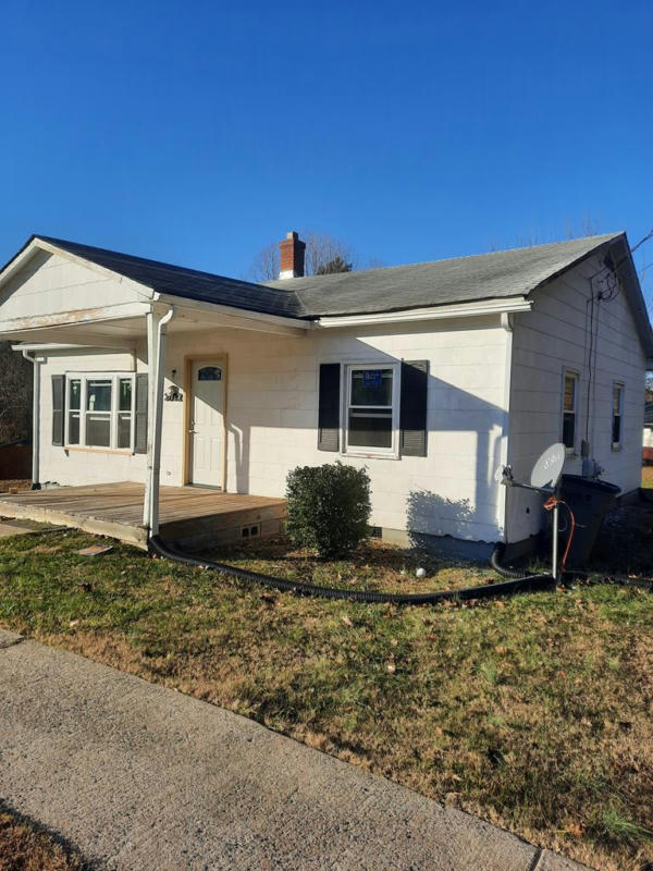 2022 RIDGE ST, SOUTH BOSTON, VA 24592, photo 1 of 18